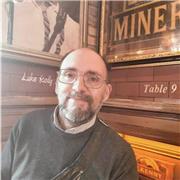 Insegnante di ruolo di Disegno e Storia dell'Arte offre lezioni sia di Disegno tecnico e artistico che di Storia dell'arte dalla Preistoria in poi. Disponibile sia per lezioni in presenza (zona Sinalunga, SI) sia online